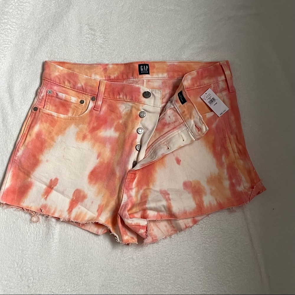 NWT HIGHWAIST GAP DENIM SHORTS, 14/32
